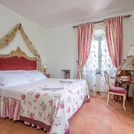 Castelli Di Napoleone أمبيرتيدي